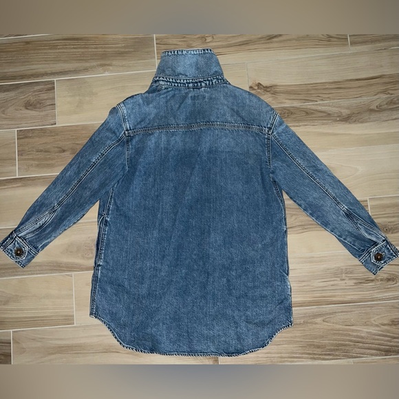 LOFT NWT Modern Denim Jacket/Shaket 💙🛍️💖✨🍂🍁 - Picture 2 of 4